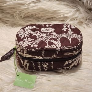 ** SOLD **Vera Bradley Oval Zip Around Travel  Jewelry Box Case - Retired